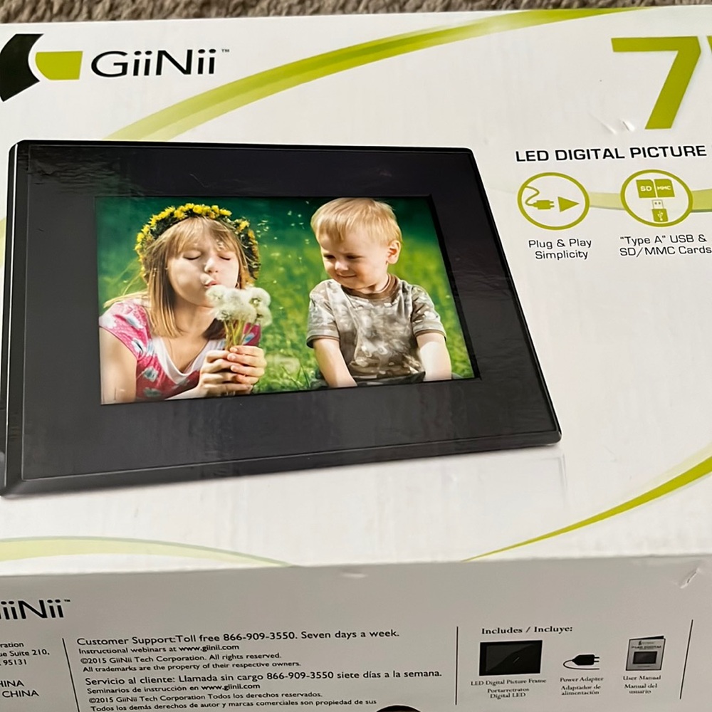 GiiNii 7” Digital Picture Frame
